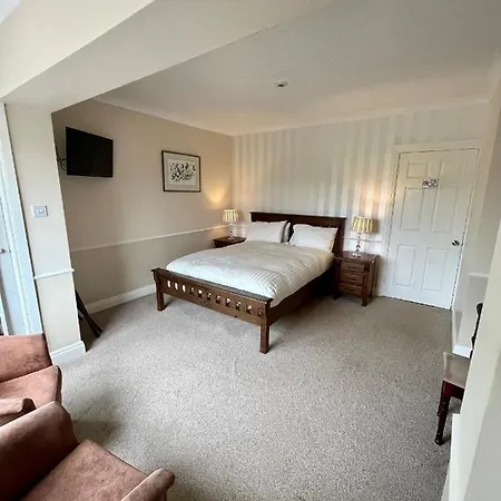 Faul House بيت ضيافة كليفدين