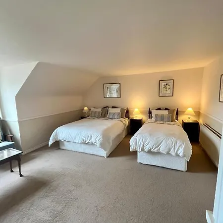 Faul House كليفدين