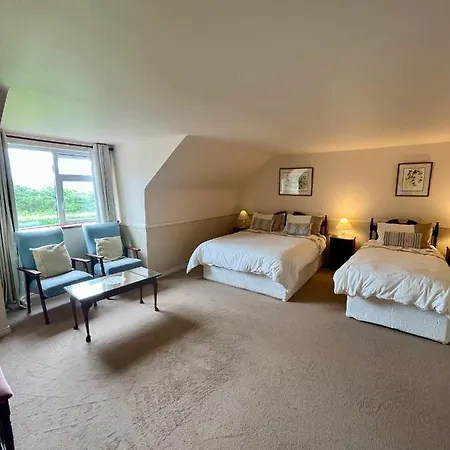 Faul House كليفدين