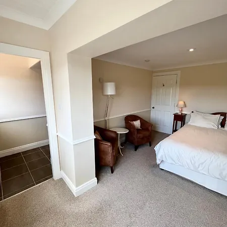 Guest house Faul House 4*